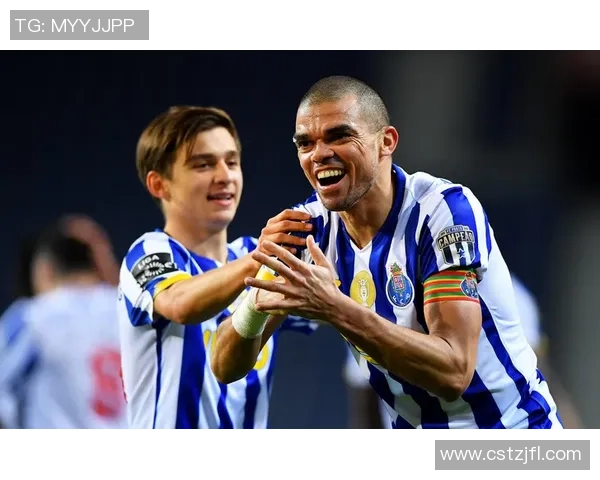 拜仁慕尼黑与波尔图激情对决海报揭幕足球盛宴